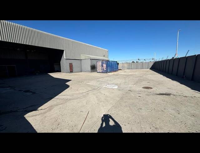 INDUSTRIAL PROPERTY TO RENT IN EPPING